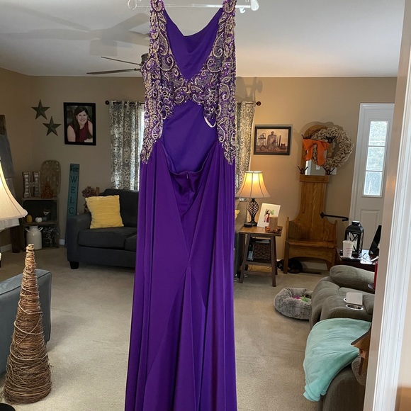 Prom Dress - Picture 2 of 5